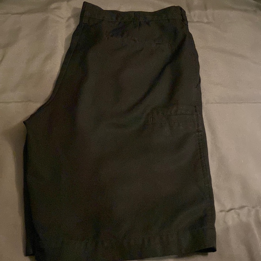 Men’s shorts light weight material, golf shorts.